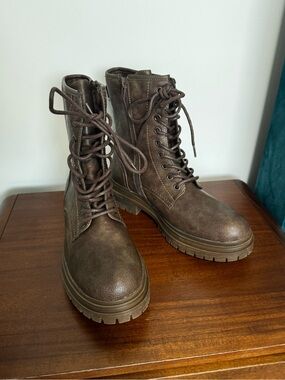 Men's Brown Lace-Up Combat Boots